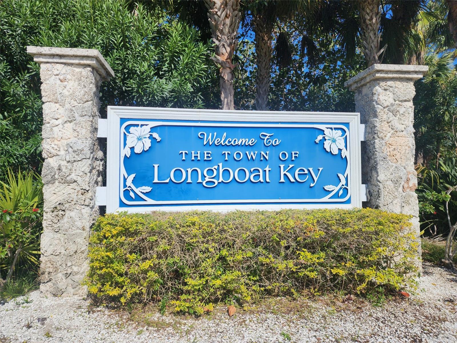 COUNTRY CLUB SHORES - Residential