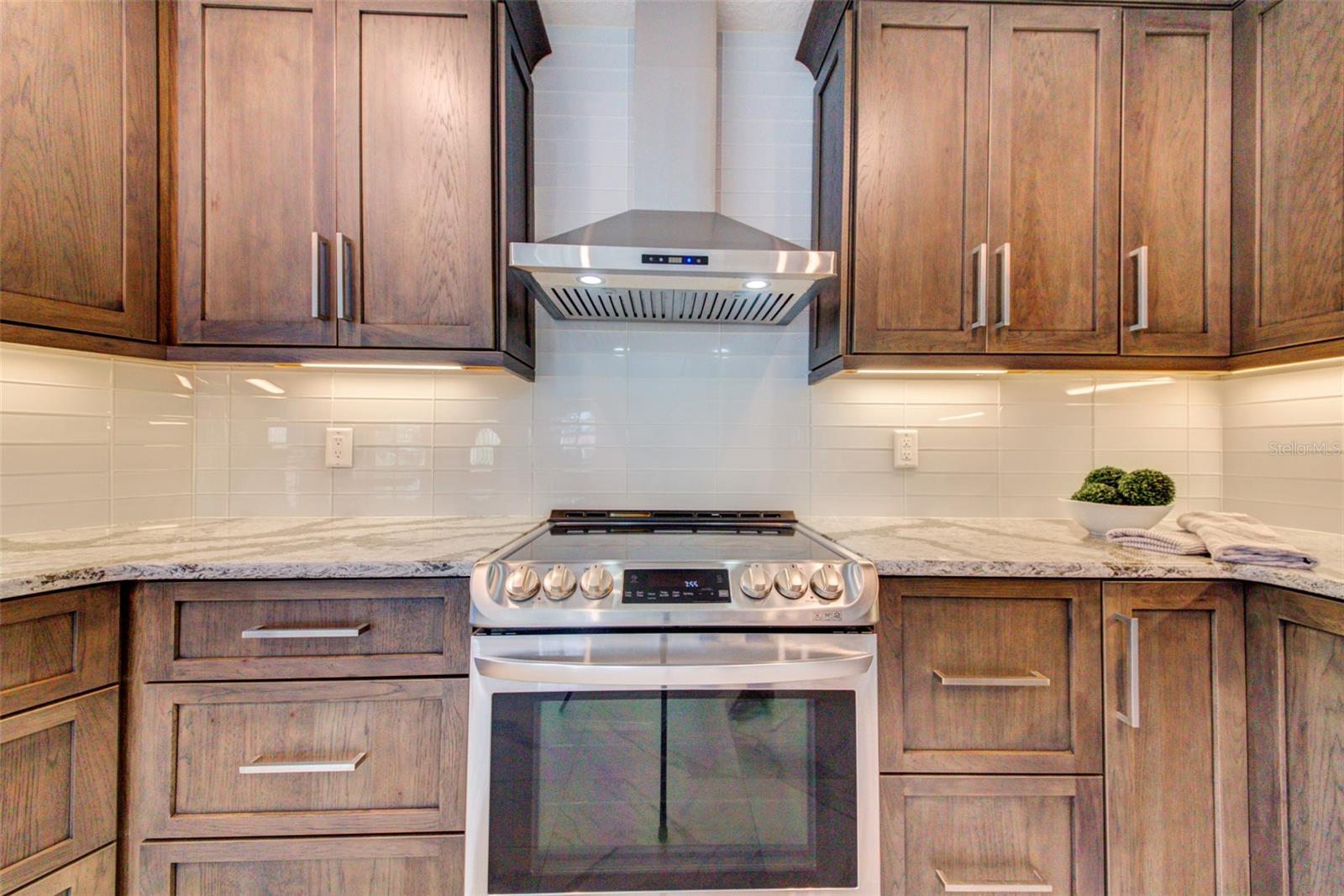 COUNTRY CLUB SHORES - Residential