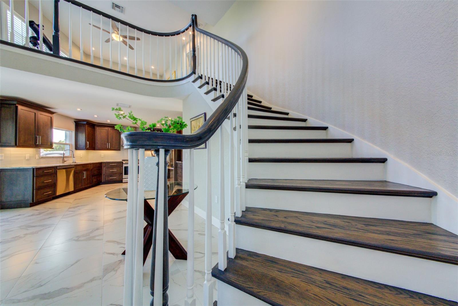 COUNTRY CLUB SHORES - Residential