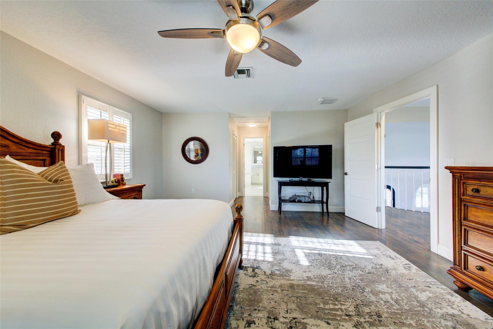 COUNTRY CLUB SHORES - Residential