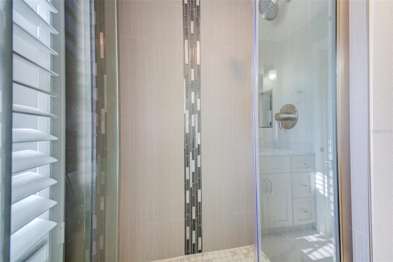 COUNTRY CLUB SHORES - Residential