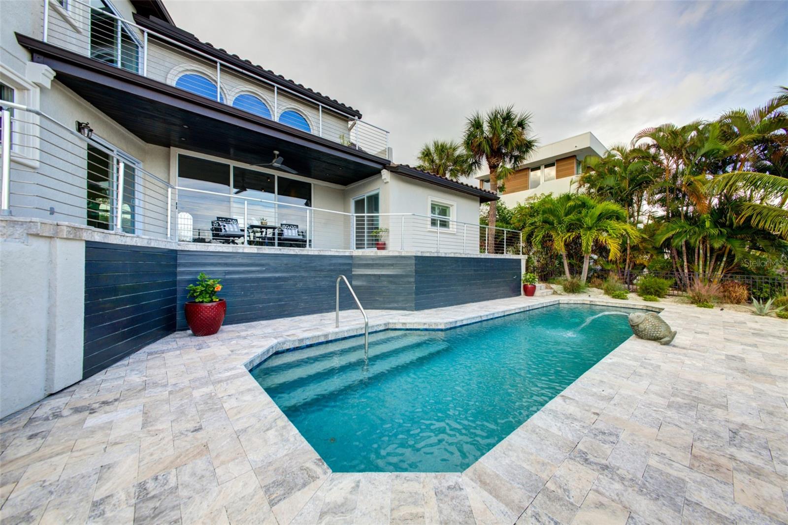 COUNTRY CLUB SHORES - Residential