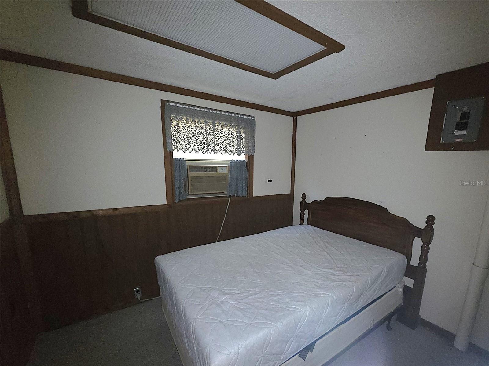 LAZY ARCES - Residential