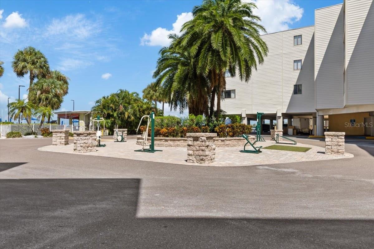 SAILPORT RESORT CONDO ON - Residential