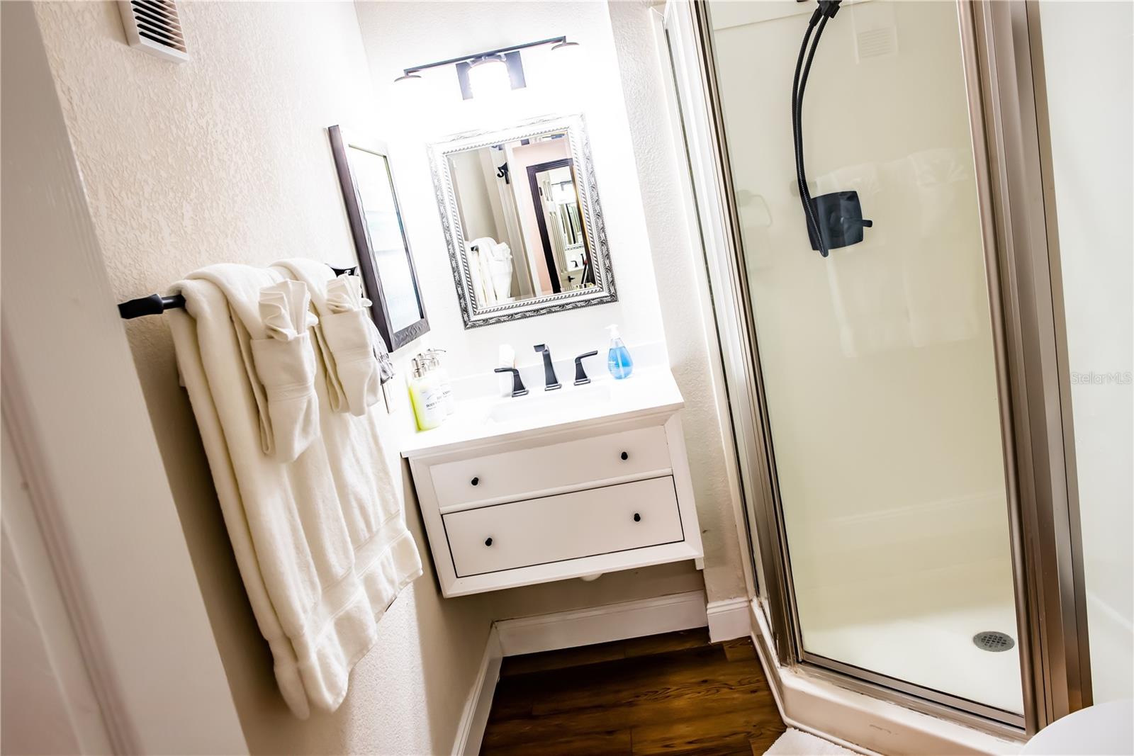 SAILPORT RESORT CONDO ON - Residential