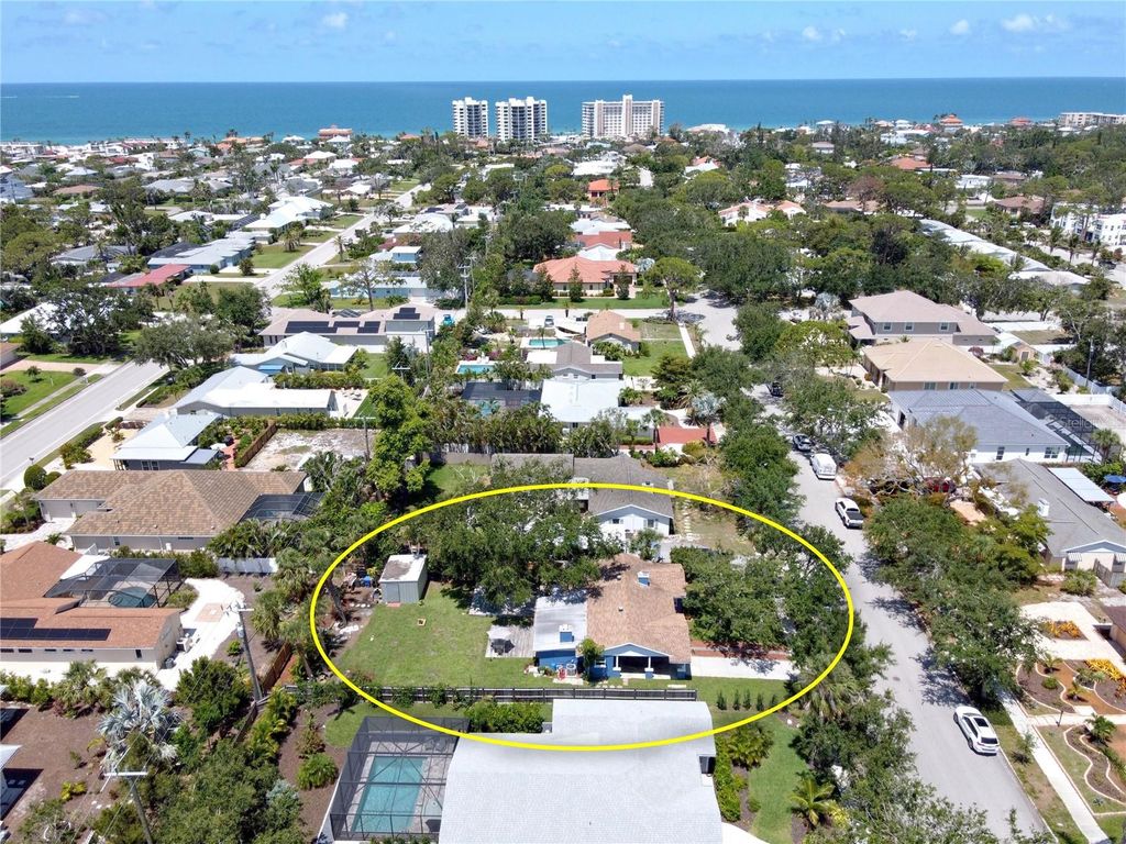 Photo of 413 Valencia Road, Venice, FL 34285 (MLS # N6139035)