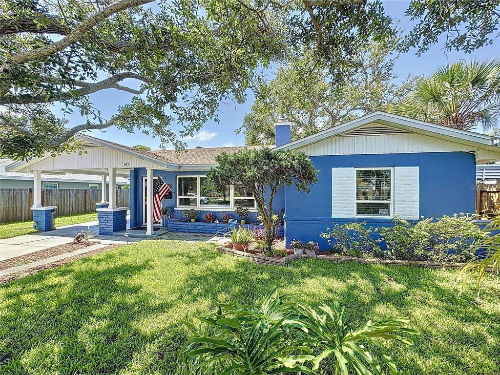 Photo of 413 Valencia Road, Venice, FL 34285 (MLS # N6139035)