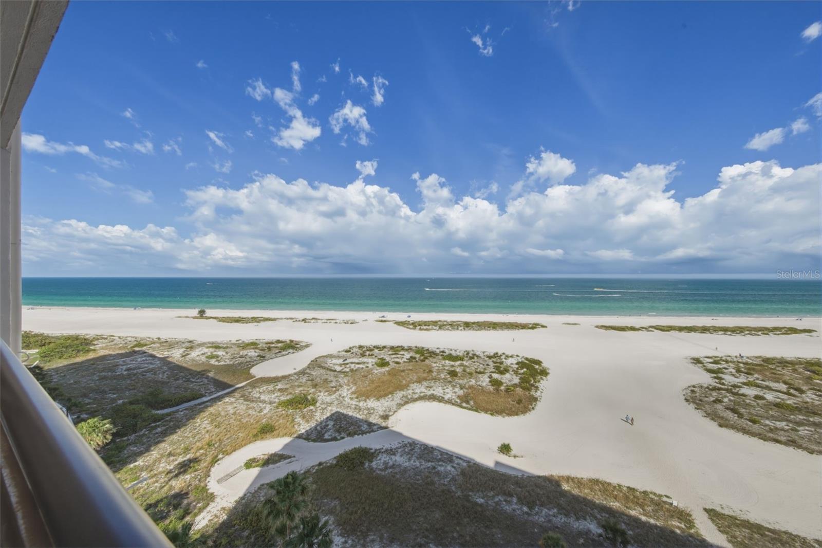 HARBOUR LIGHT TOWERS CONDO - Residential