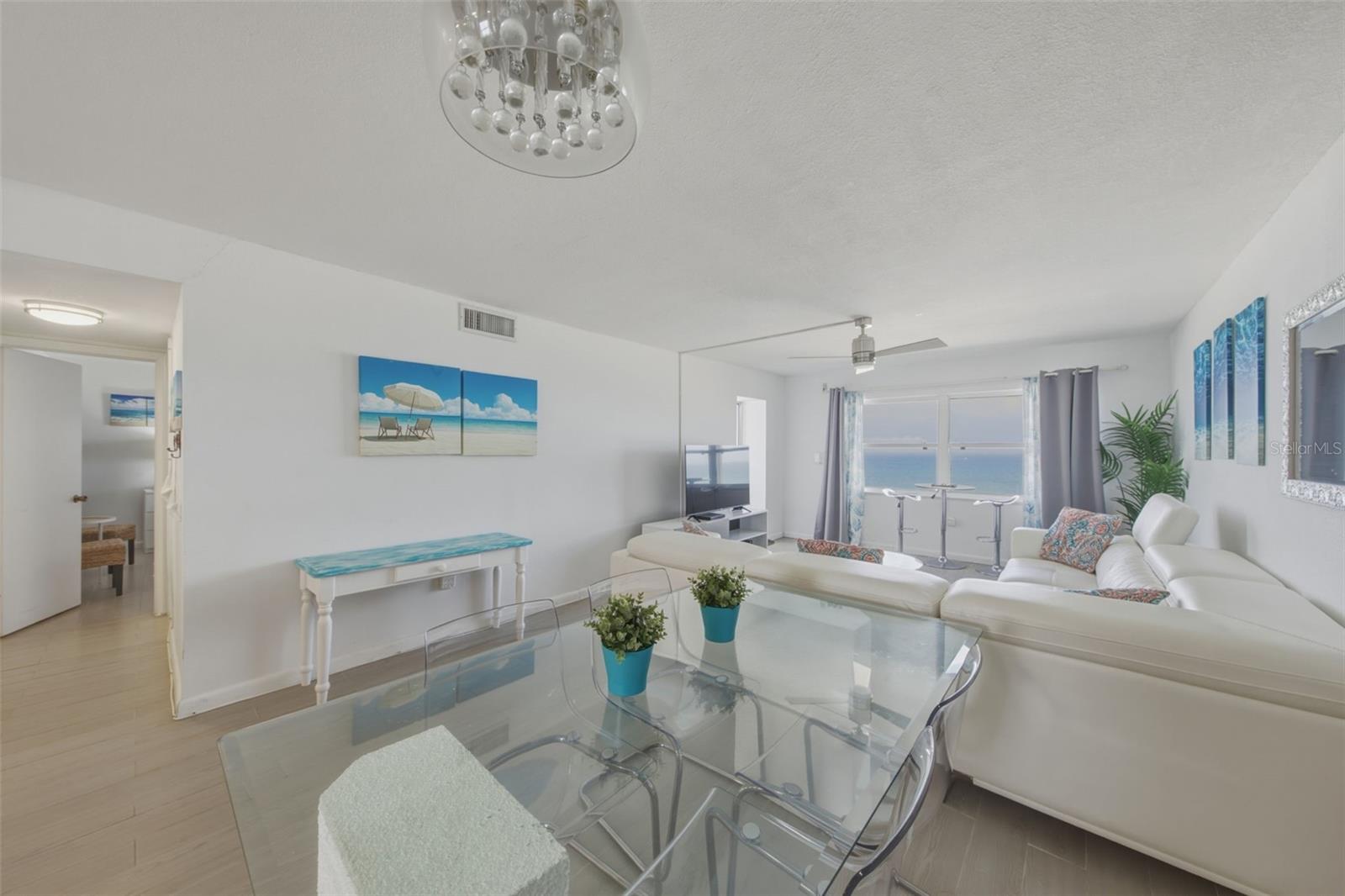 HARBOUR LIGHT TOWERS CONDO - Residential