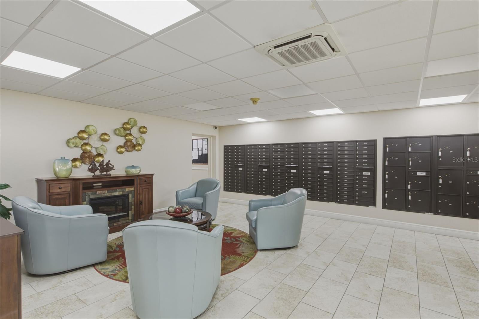 HARBOUR LIGHT TOWERS CONDO - Residential