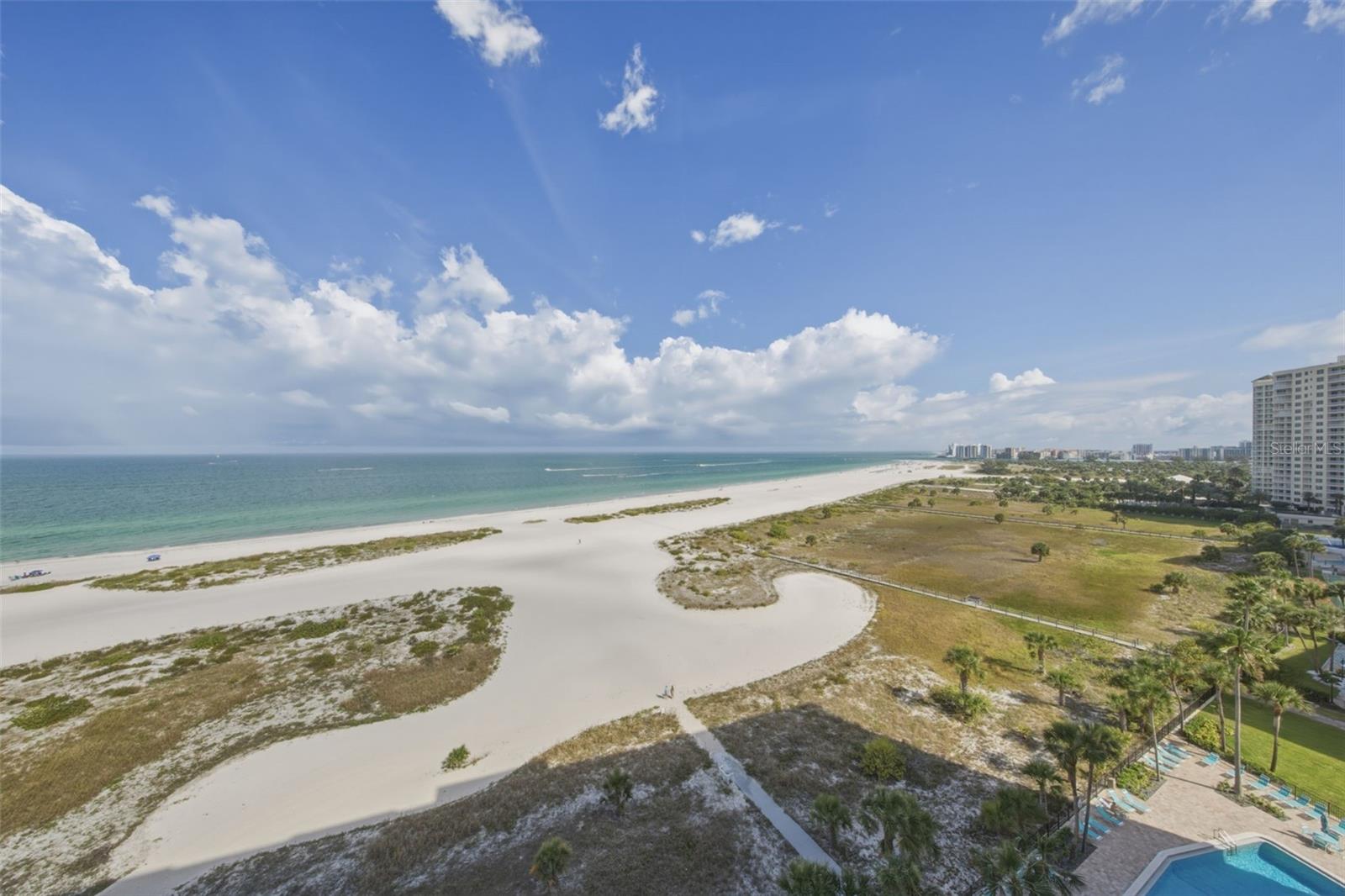 HARBOUR LIGHT TOWERS CONDO - Residential