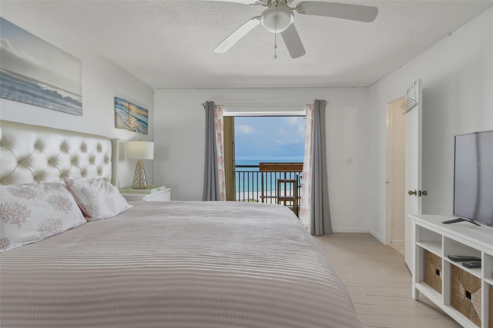 HARBOUR LIGHT TOWERS CONDO - Residential