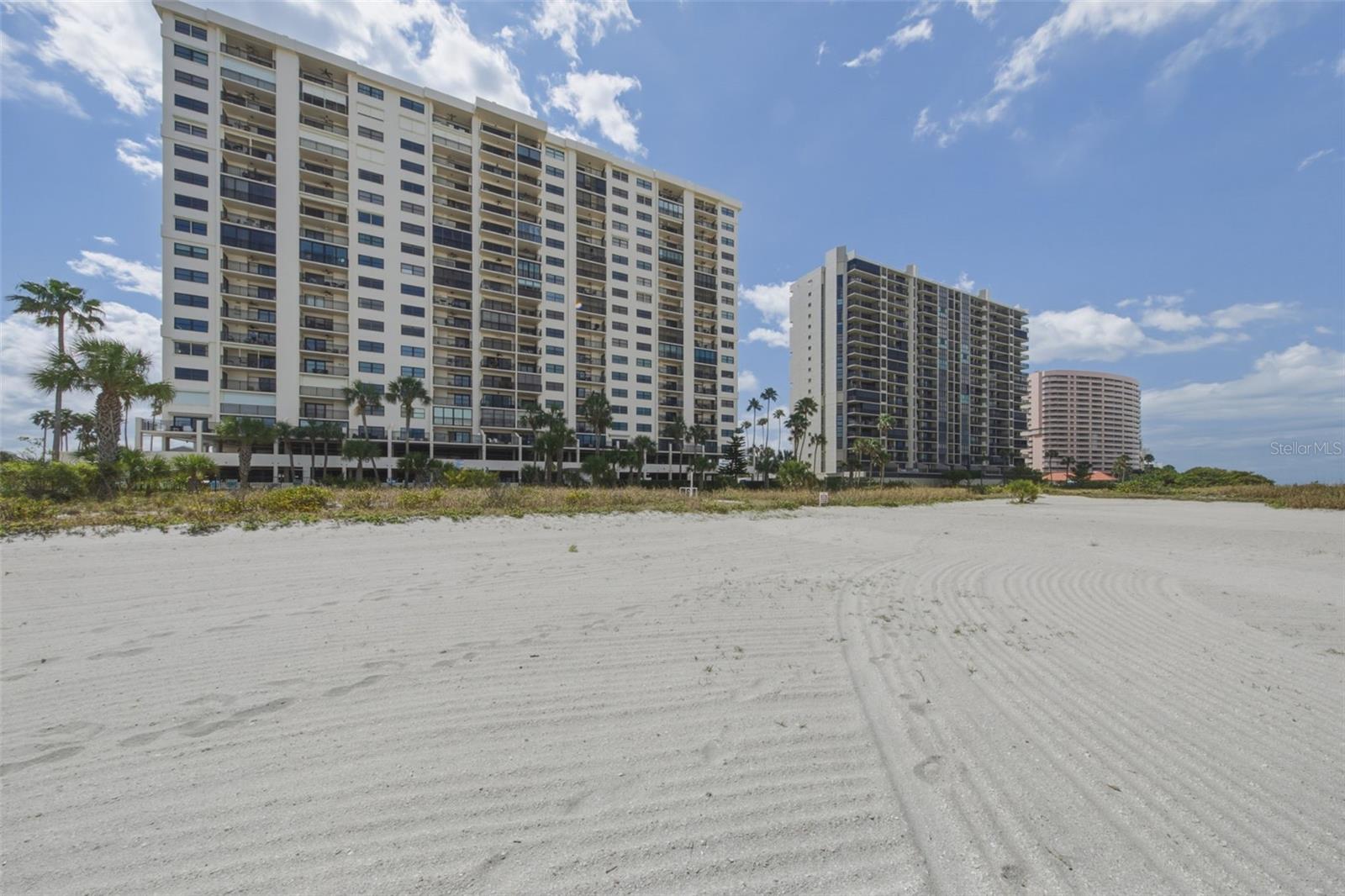 HARBOUR LIGHT TOWERS CONDO - Residential