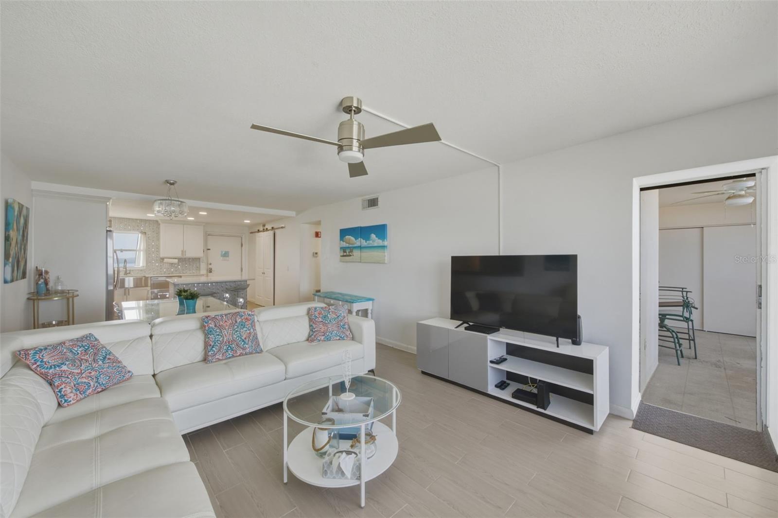 HARBOUR LIGHT TOWERS CONDO - Residential