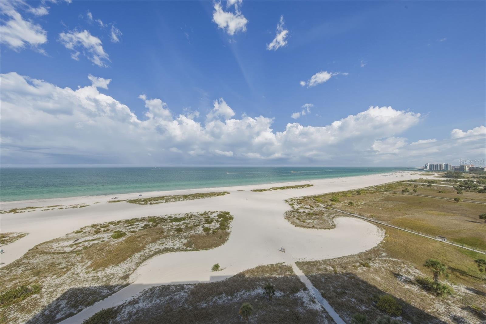 HARBOUR LIGHT TOWERS CONDO - Residential