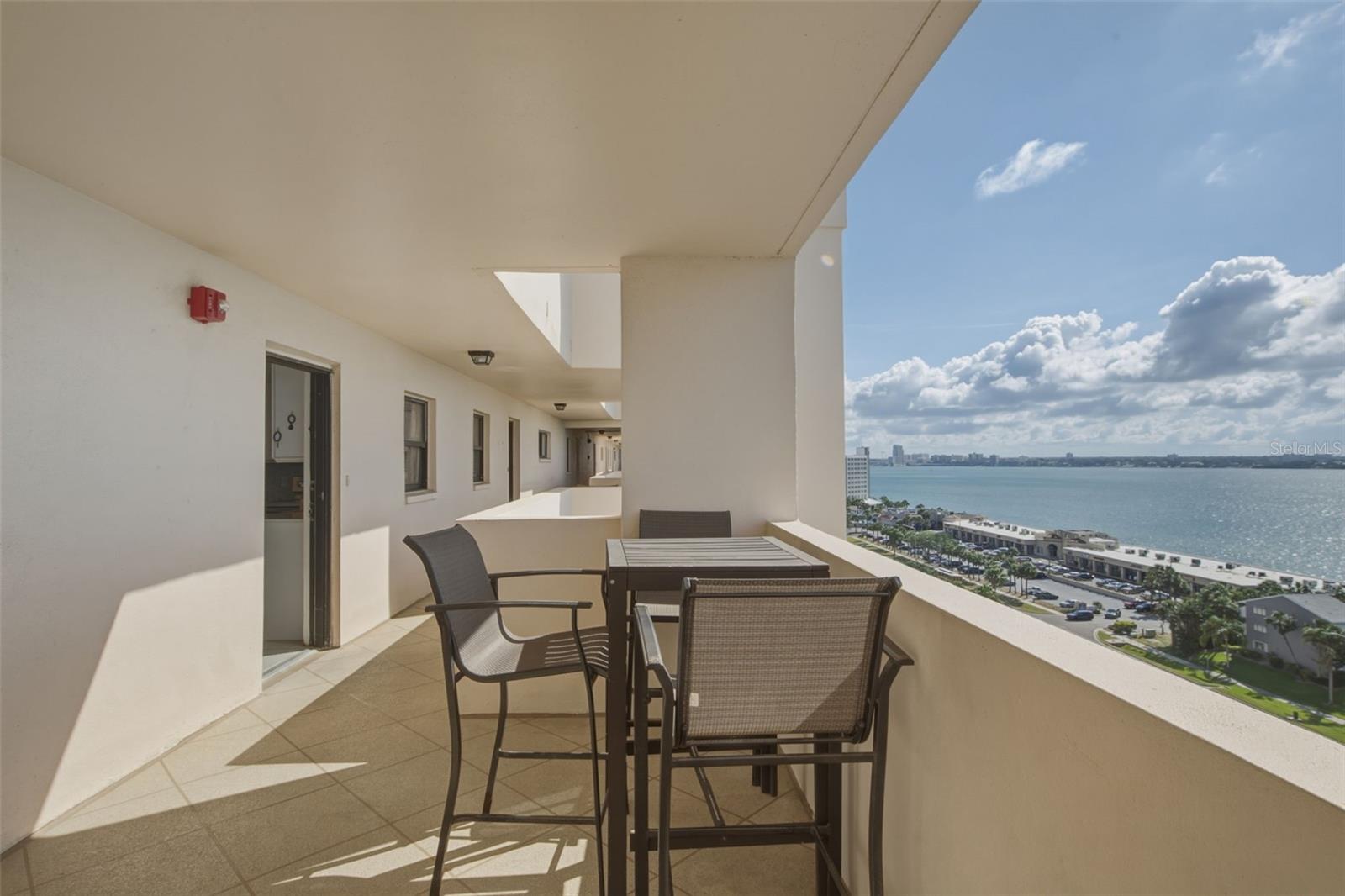 HARBOUR LIGHT TOWERS CONDO - Residential