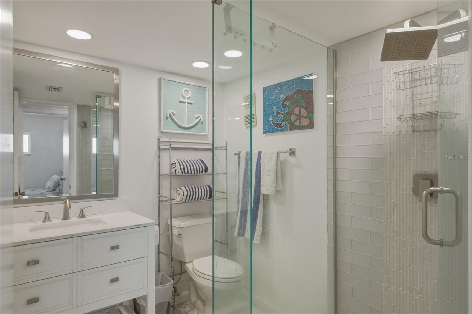 HARBOUR LIGHT TOWERS CONDO - Residential