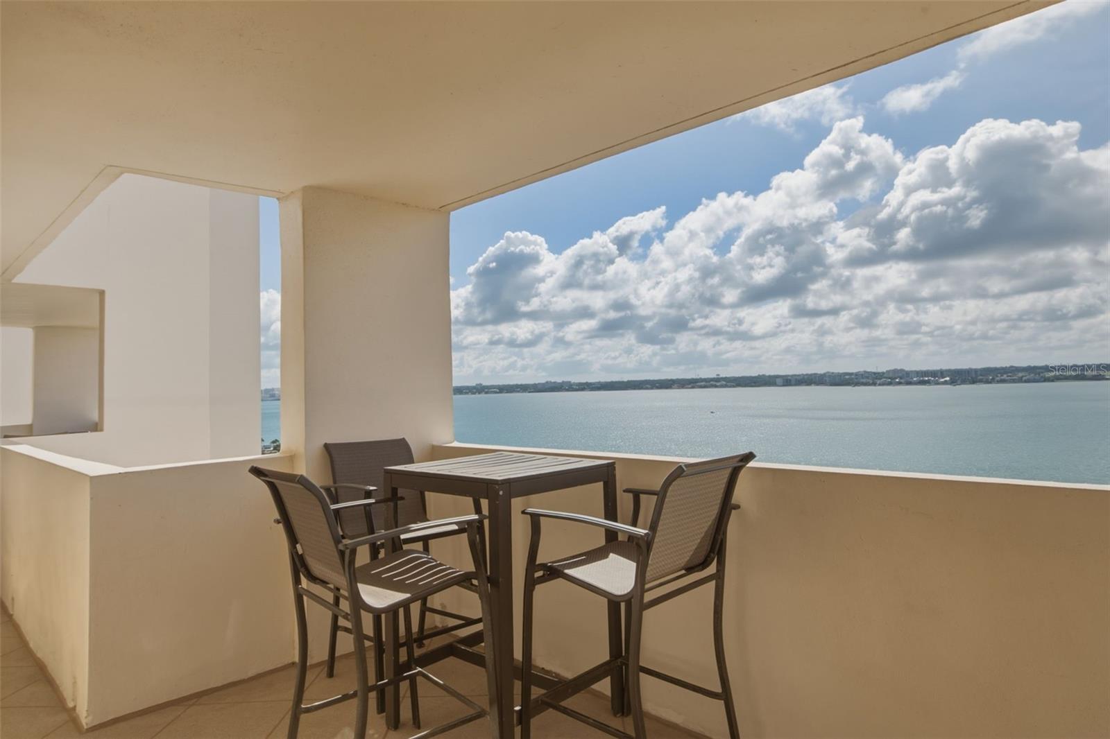 HARBOUR LIGHT TOWERS CONDO - Residential