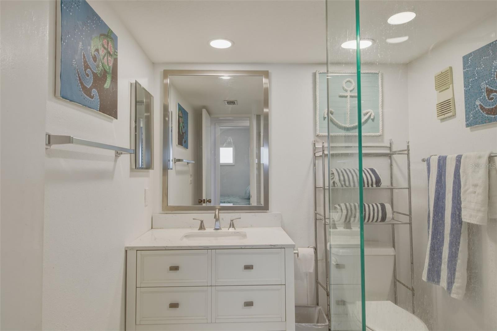 HARBOUR LIGHT TOWERS CONDO - Residential