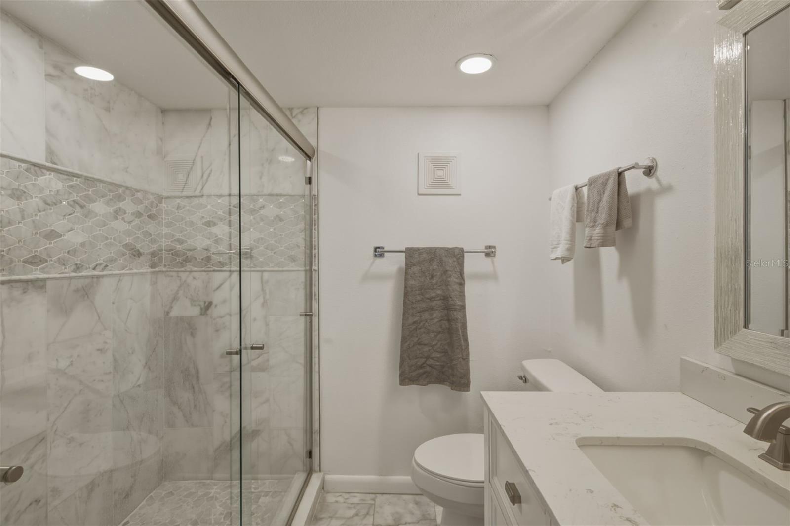 HARBOUR LIGHT TOWERS CONDO - Residential