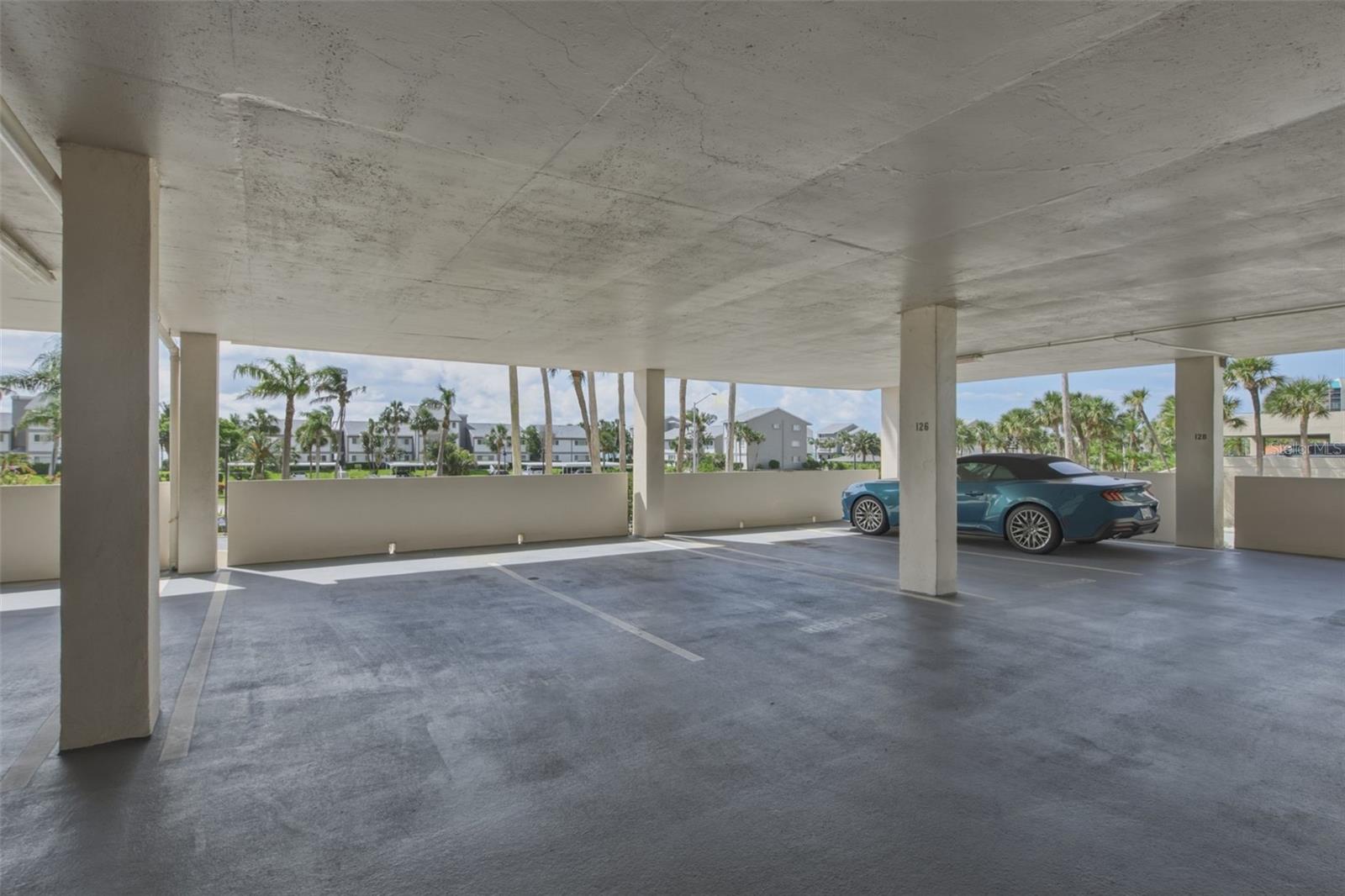 HARBOUR LIGHT TOWERS CONDO - Residential