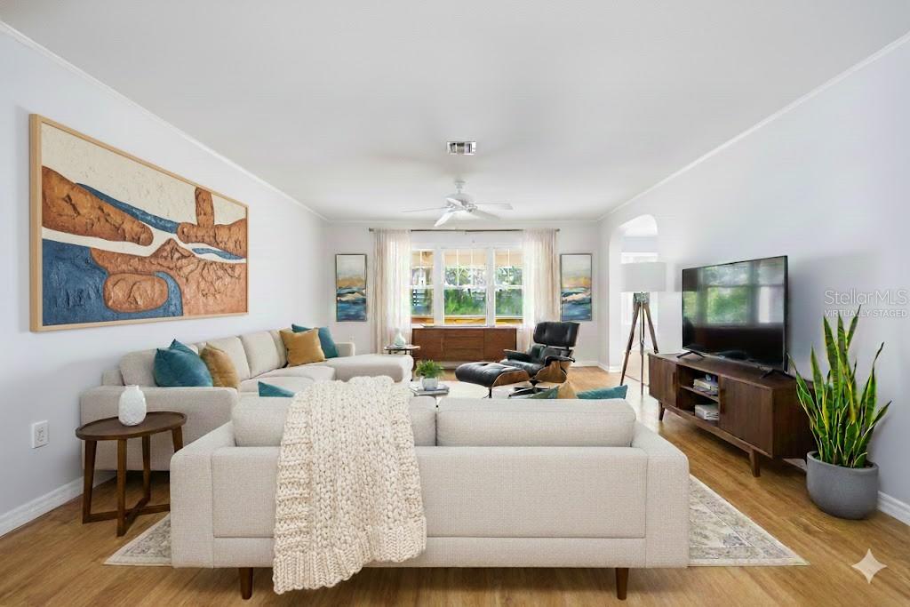 ROLLING HILLS MANOR - Residential