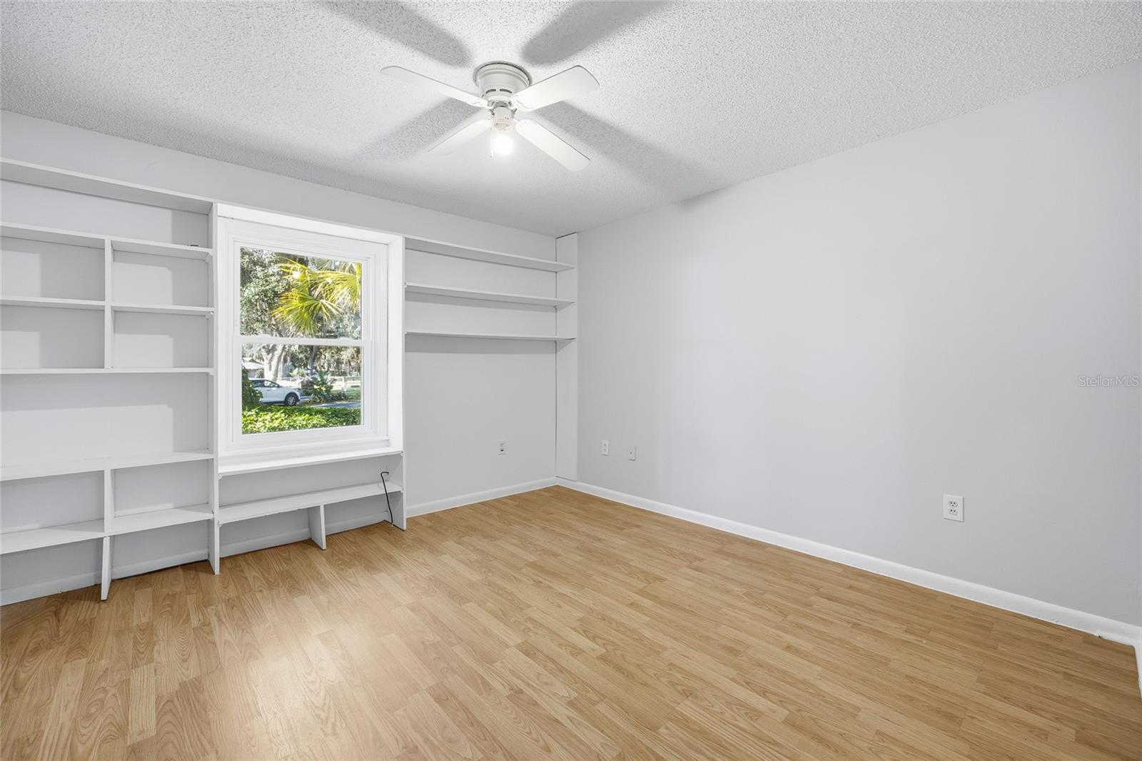 ROLLING HILLS MANOR - Residential