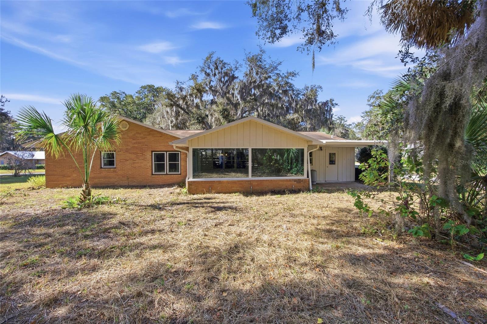 ROLLING HILLS MANOR - Residential