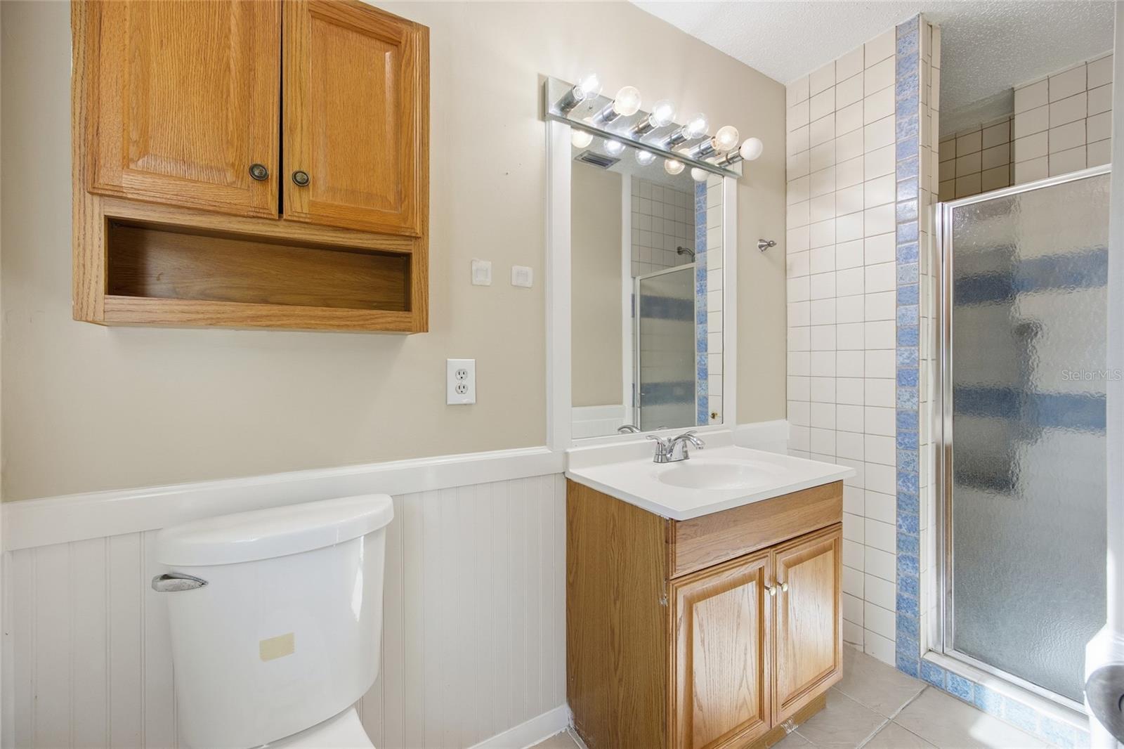 ROLLING HILLS MANOR - Residential