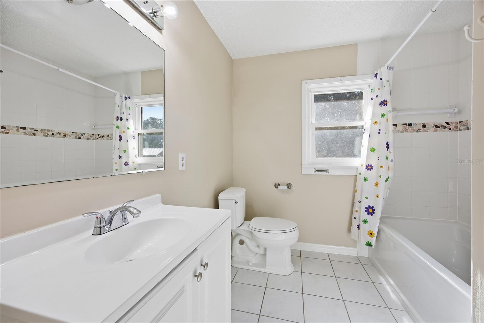 ROLLING HILLS MANOR - Residential