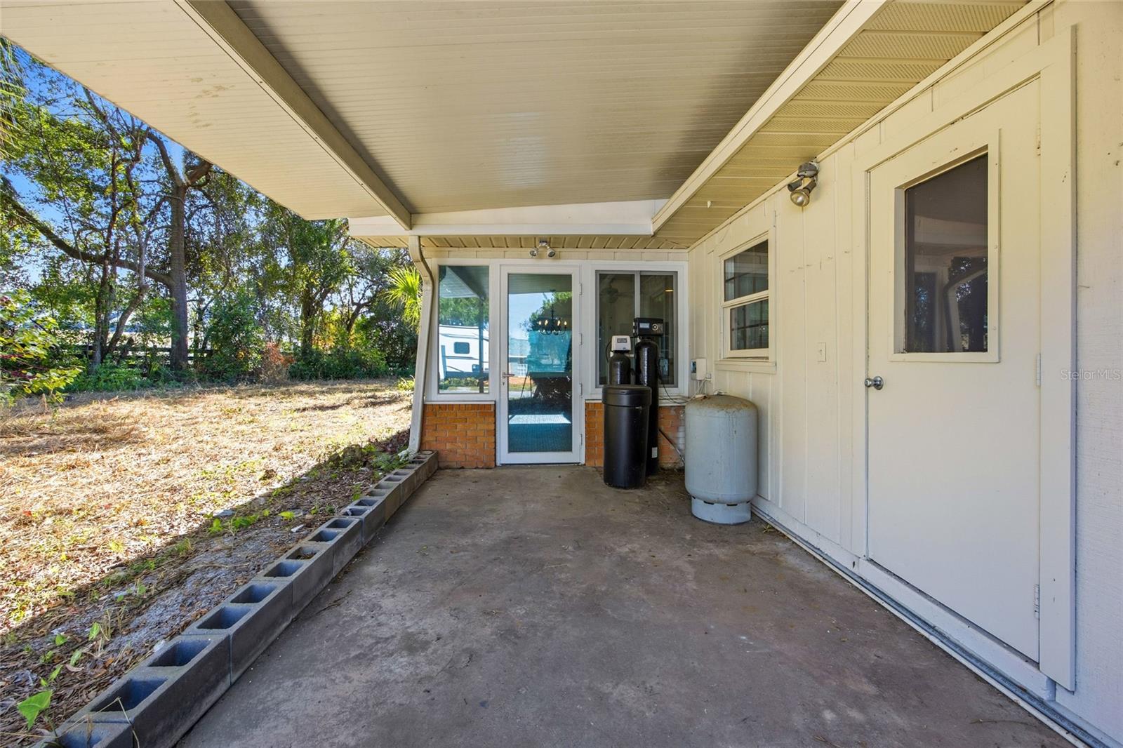 ROLLING HILLS MANOR - Residential