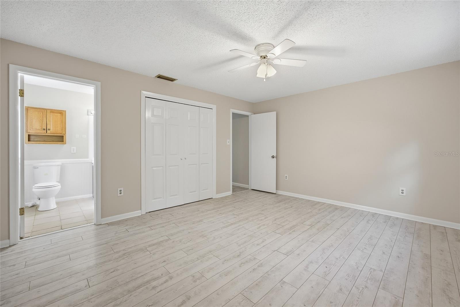 ROLLING HILLS MANOR - Residential