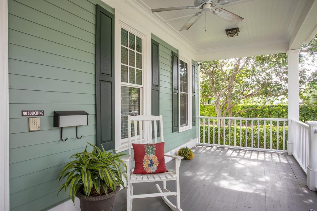 Photo of 3126 W Oaklyn Avenue, Tampa, FL 33609 (MLS # TB8507740)