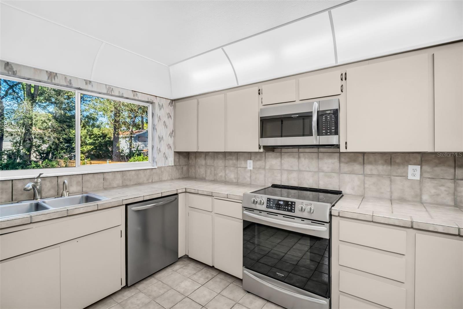 WHISPERING PINES FOREST 5TH ADD - Residential
