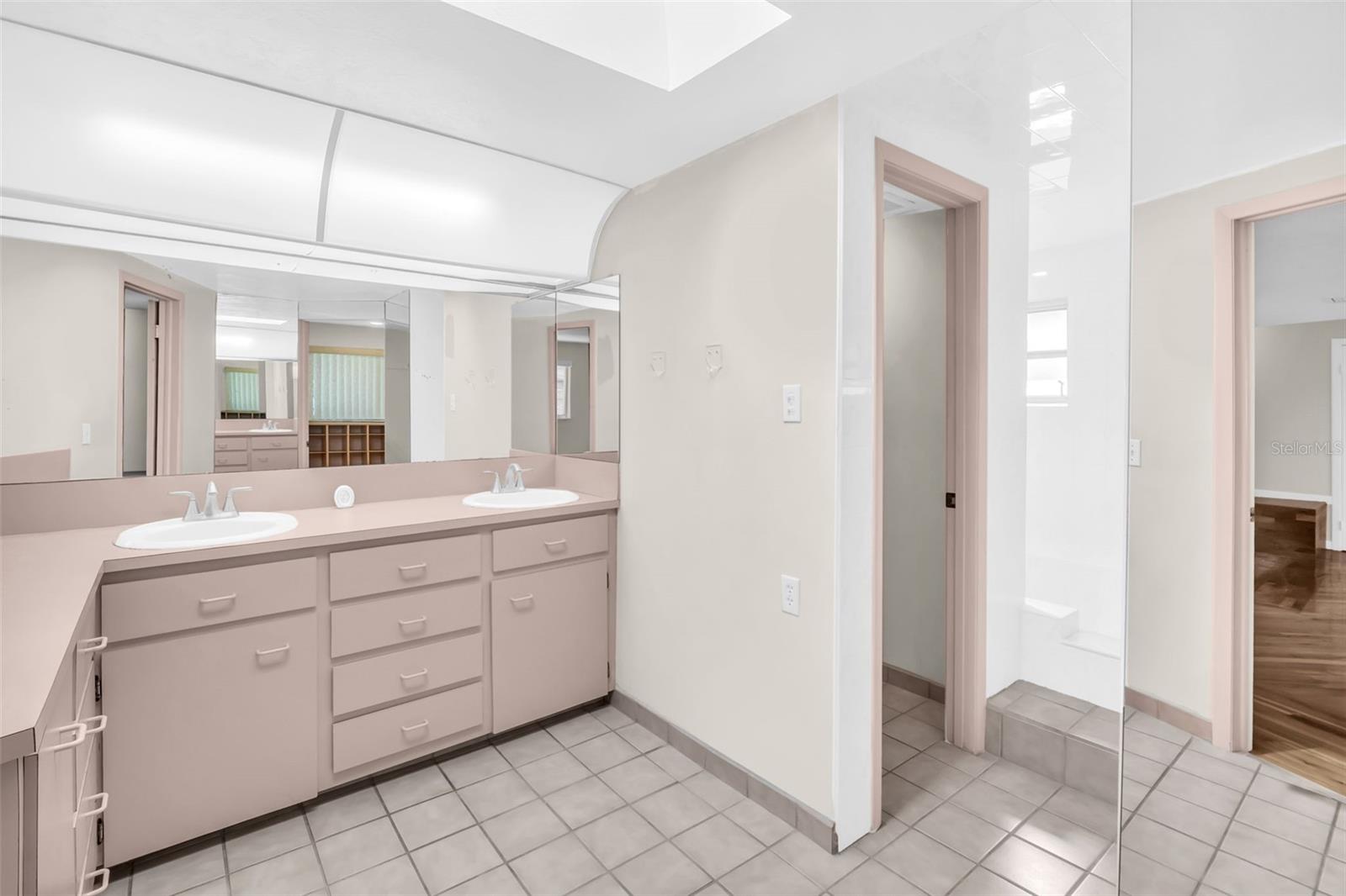 WHISPERING PINES FOREST 5TH ADD - Residential