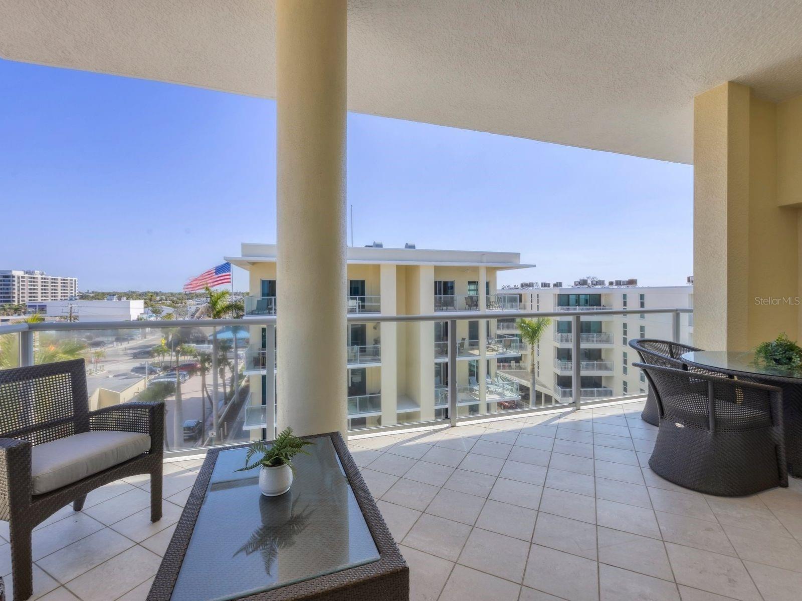 CRESCENT SIESTA KEY - Residential