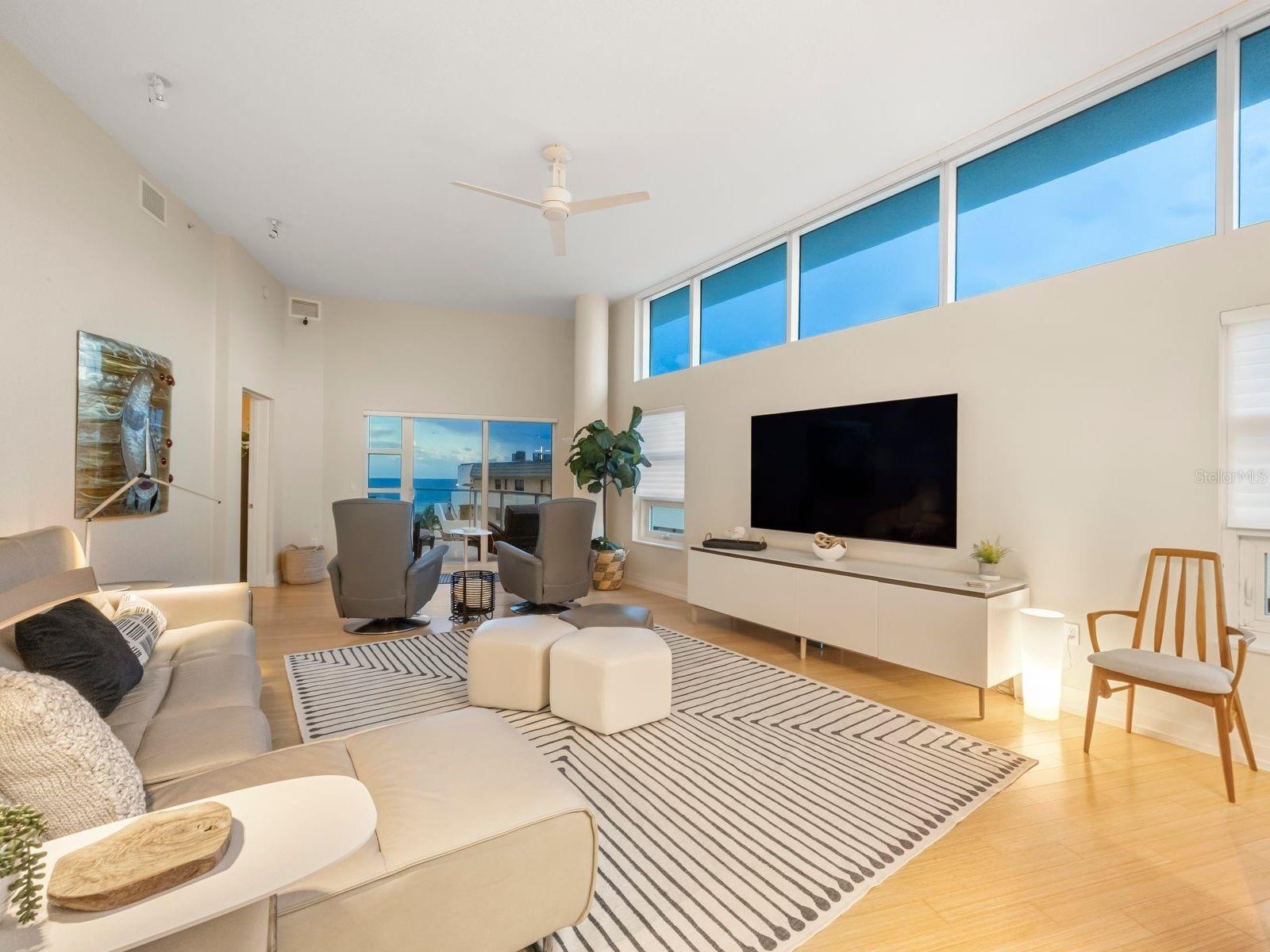 CRESCENT SIESTA KEY - Residential