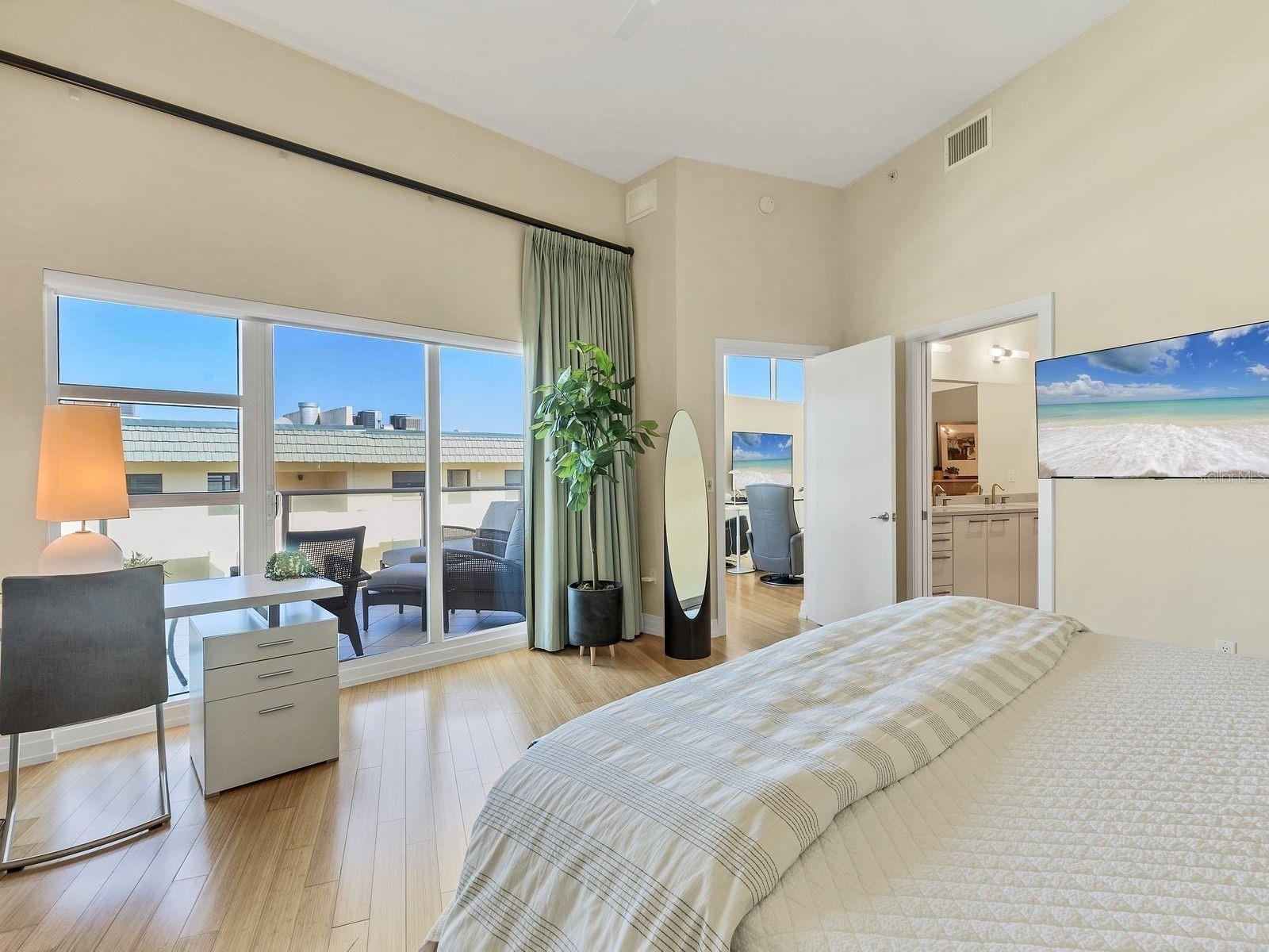 CRESCENT SIESTA KEY - Residential