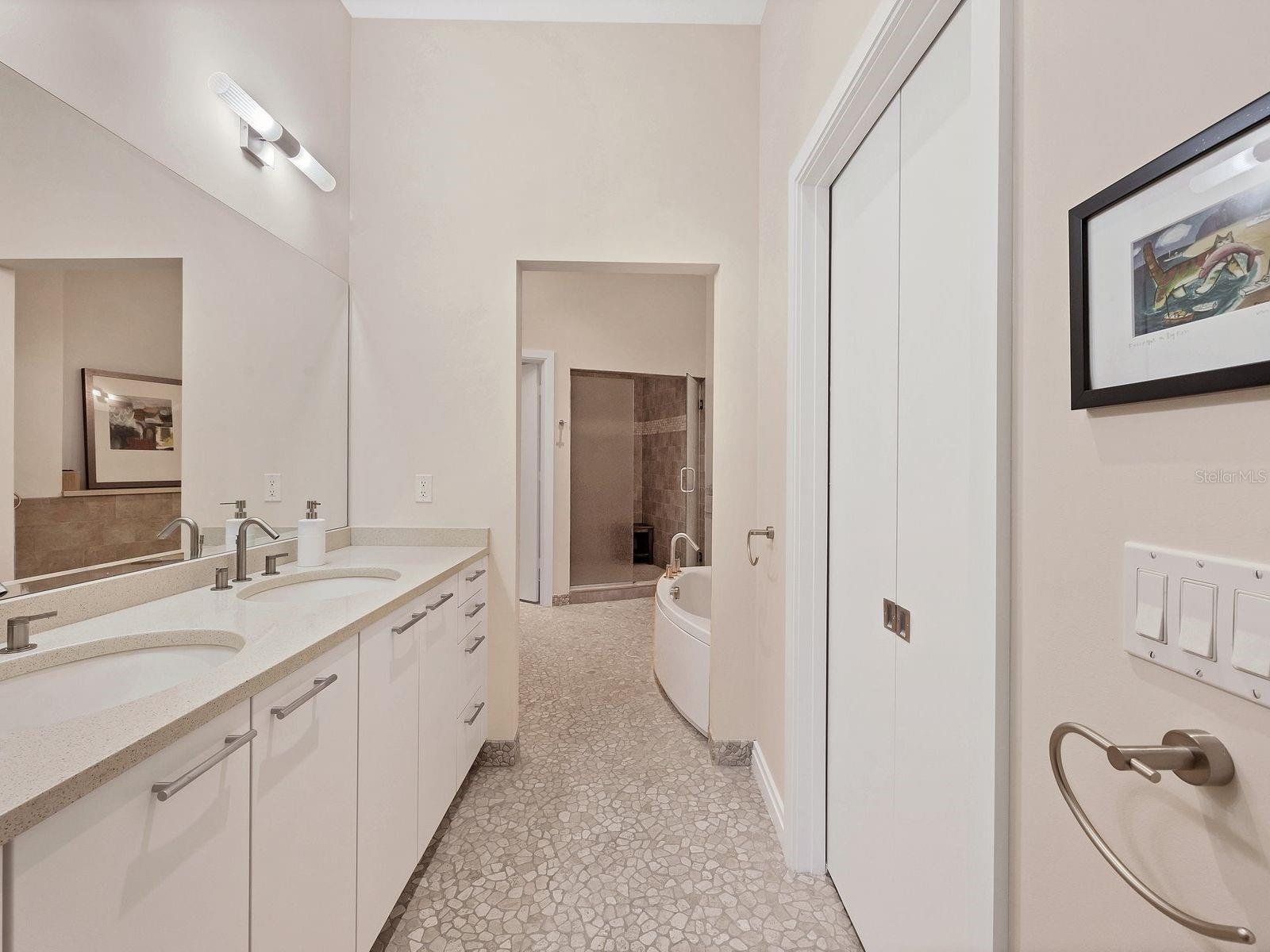 CRESCENT SIESTA KEY - Residential