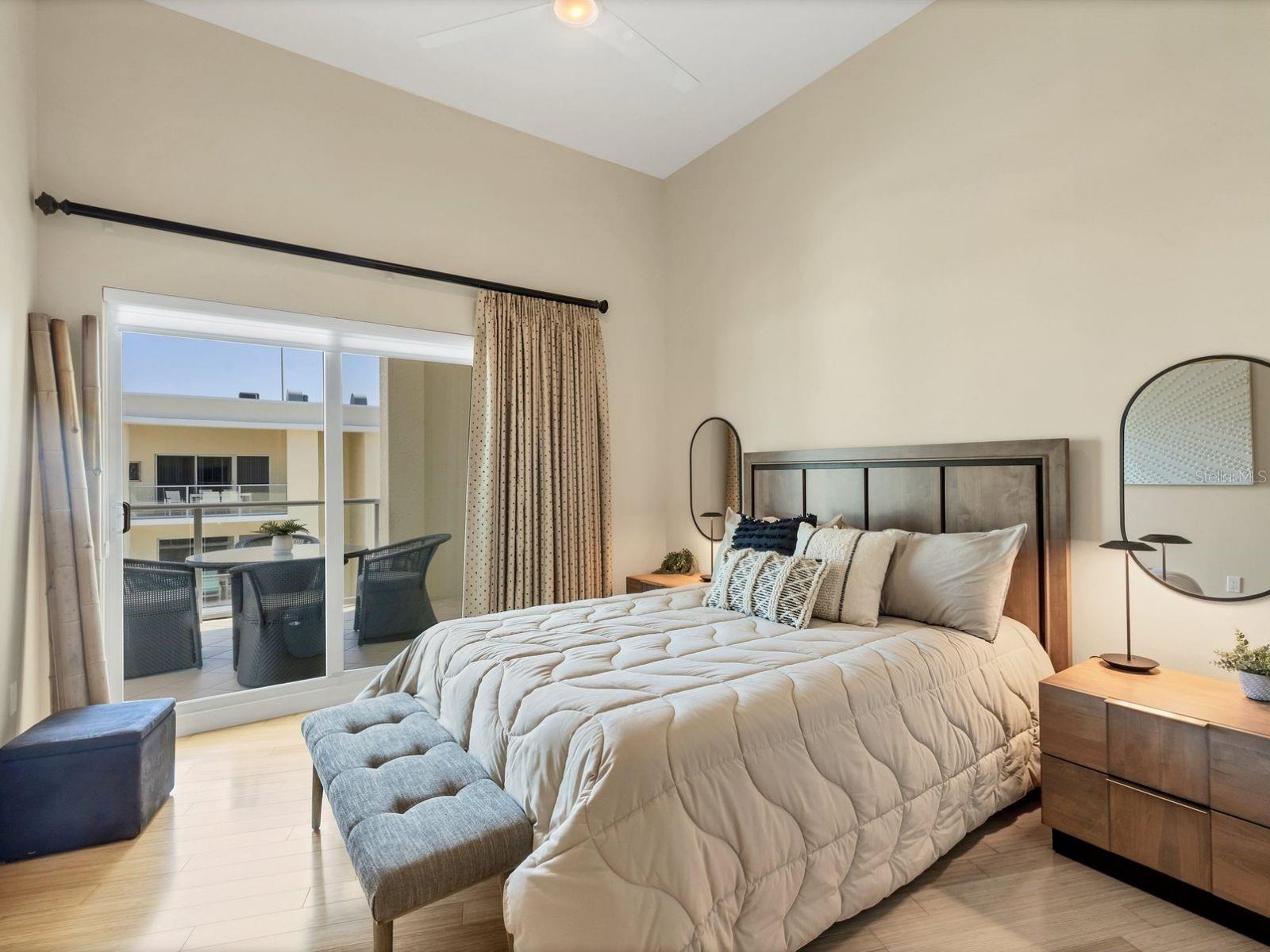 CRESCENT SIESTA KEY - Residential