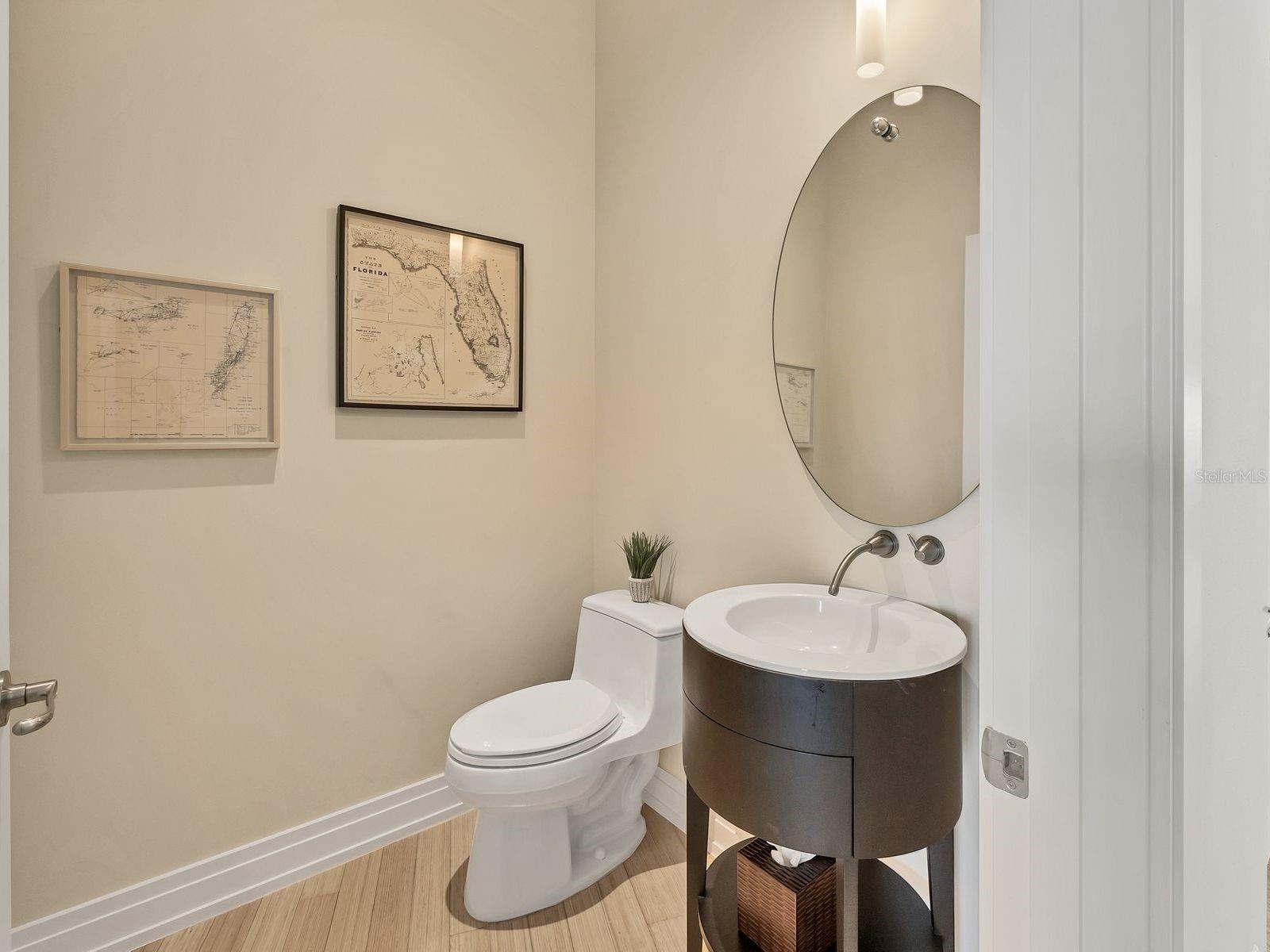 CRESCENT SIESTA KEY - Residential