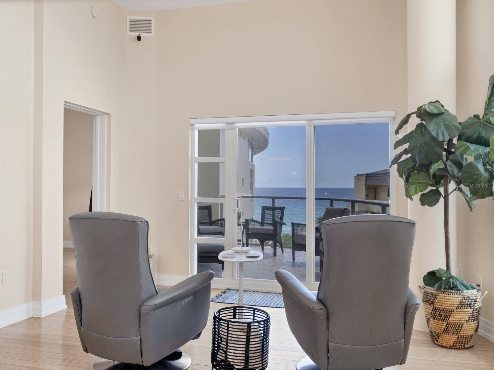 CRESCENT SIESTA KEY - Residential