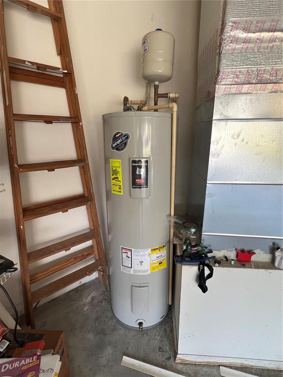 FOUNTAINS AT CYPRESS LAKES II-B THE - Residential