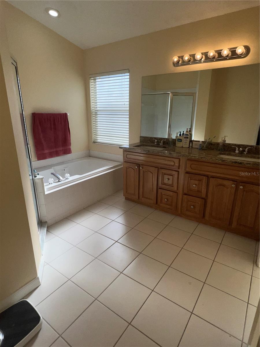 FOUNTAINS AT CYPRESS LAKES II-B THE - Residential