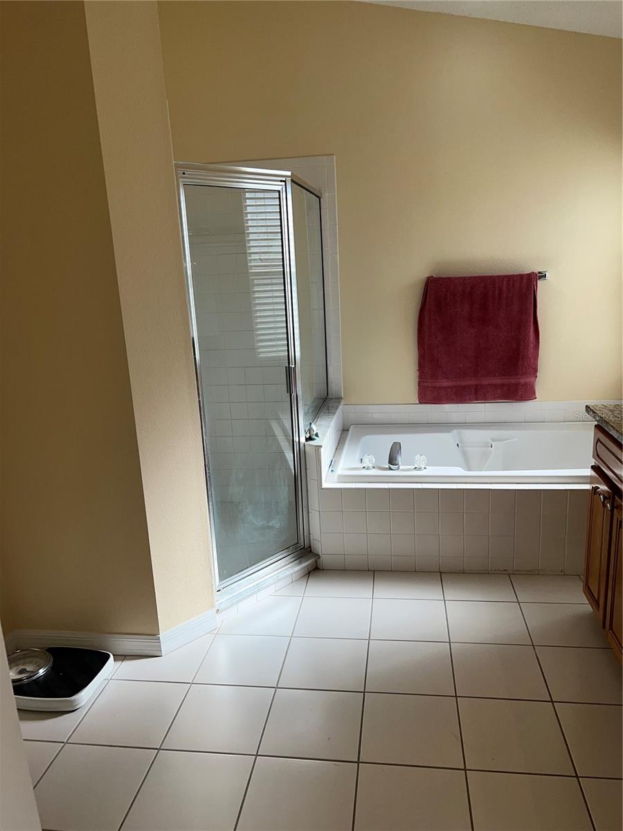 FOUNTAINS AT CYPRESS LAKES II-B THE - Residential