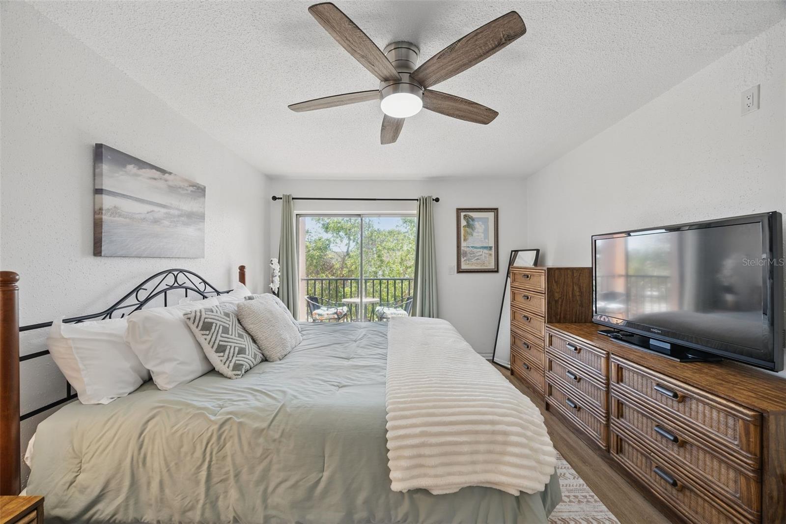 BOCA SHORES CONDO - Residential Lease
