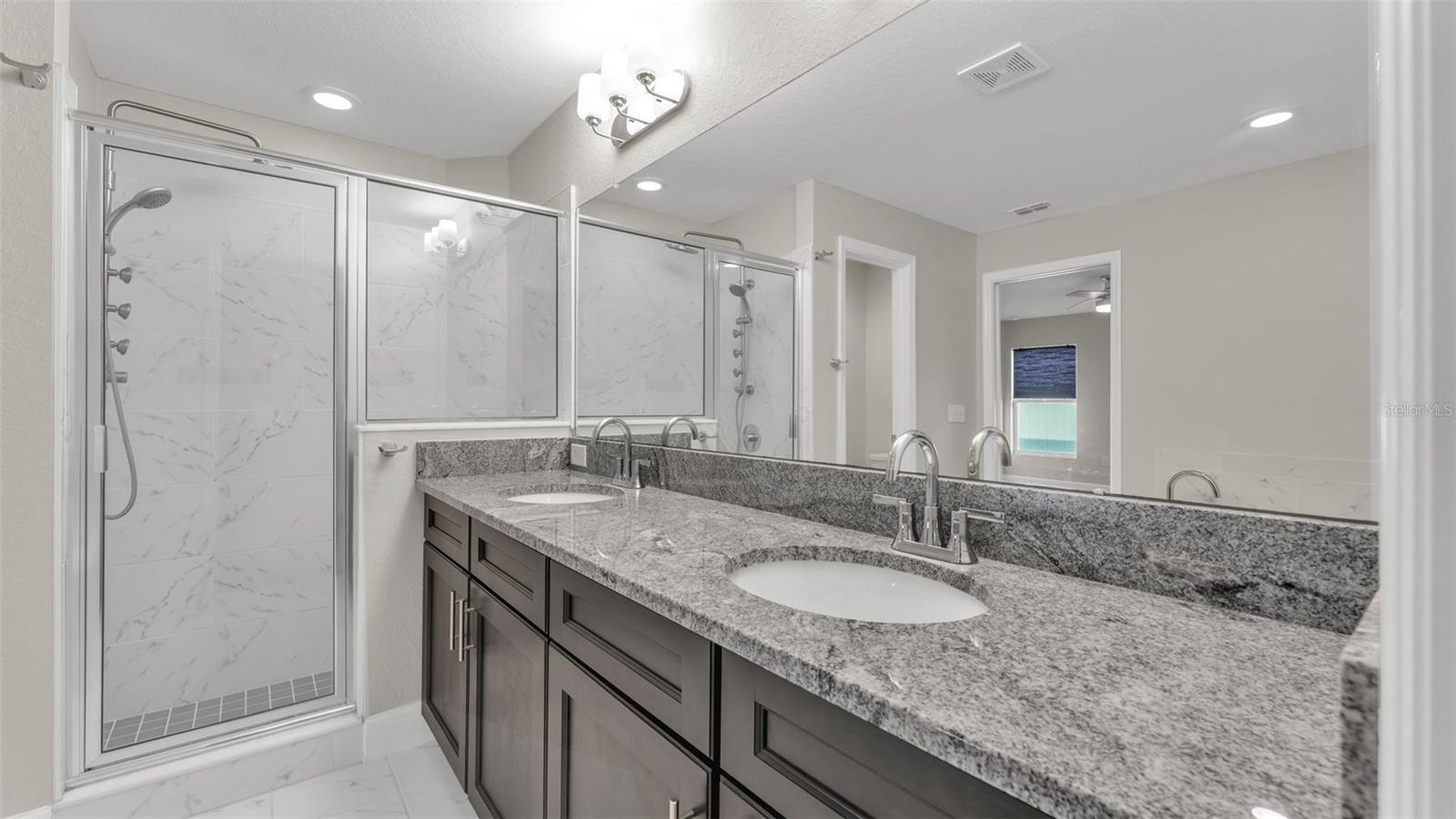 EAGLE POINTE/LAKELAND - Residential