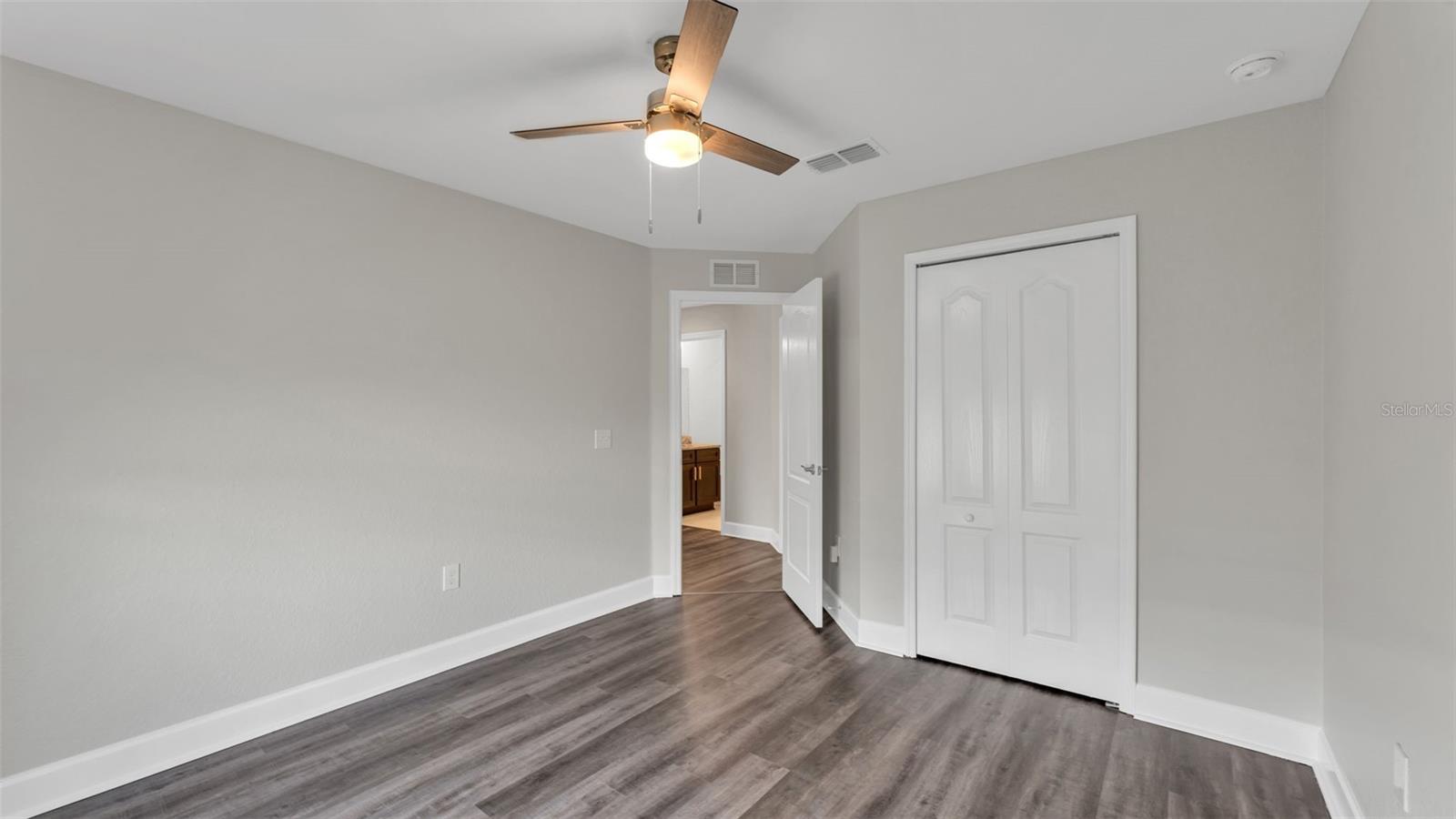 EAGLE POINTE/LAKELAND - Residential