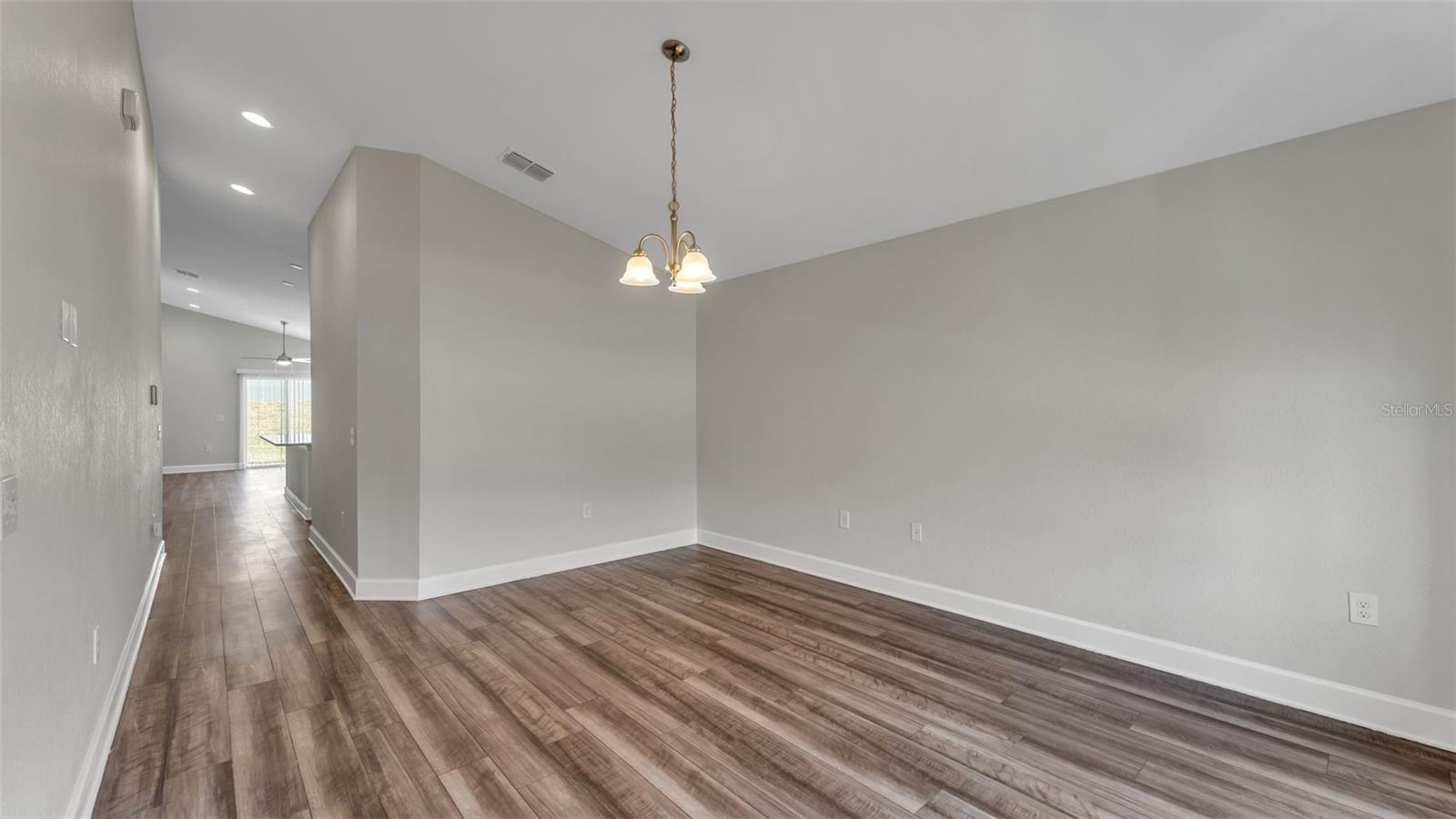 EAGLE POINTE/LAKELAND - Residential