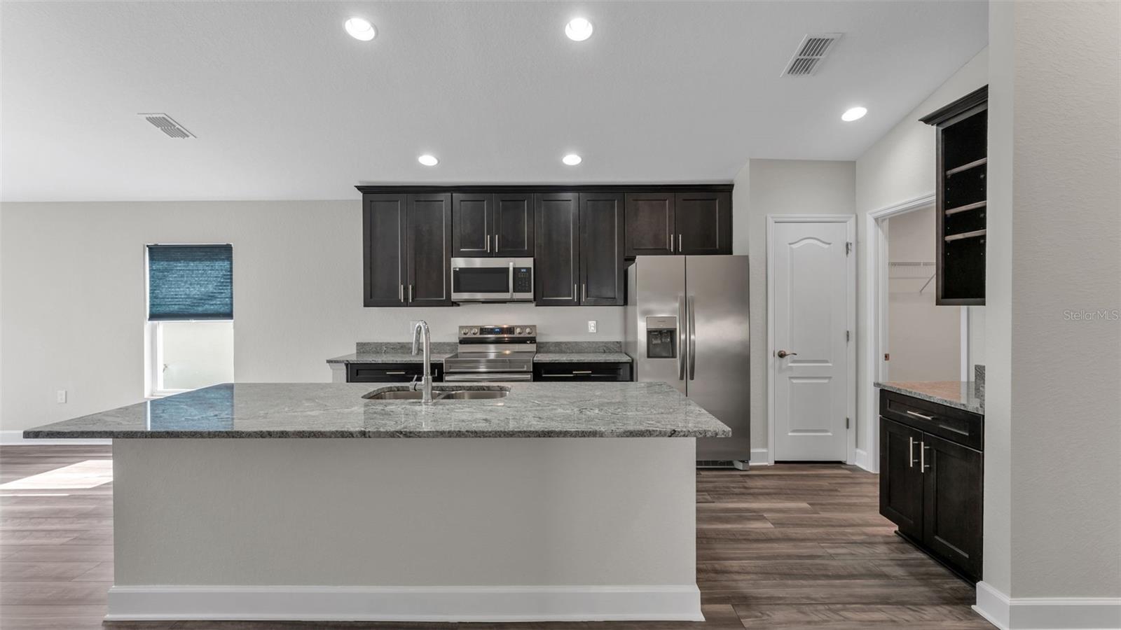 EAGLE POINTE/LAKELAND - Residential